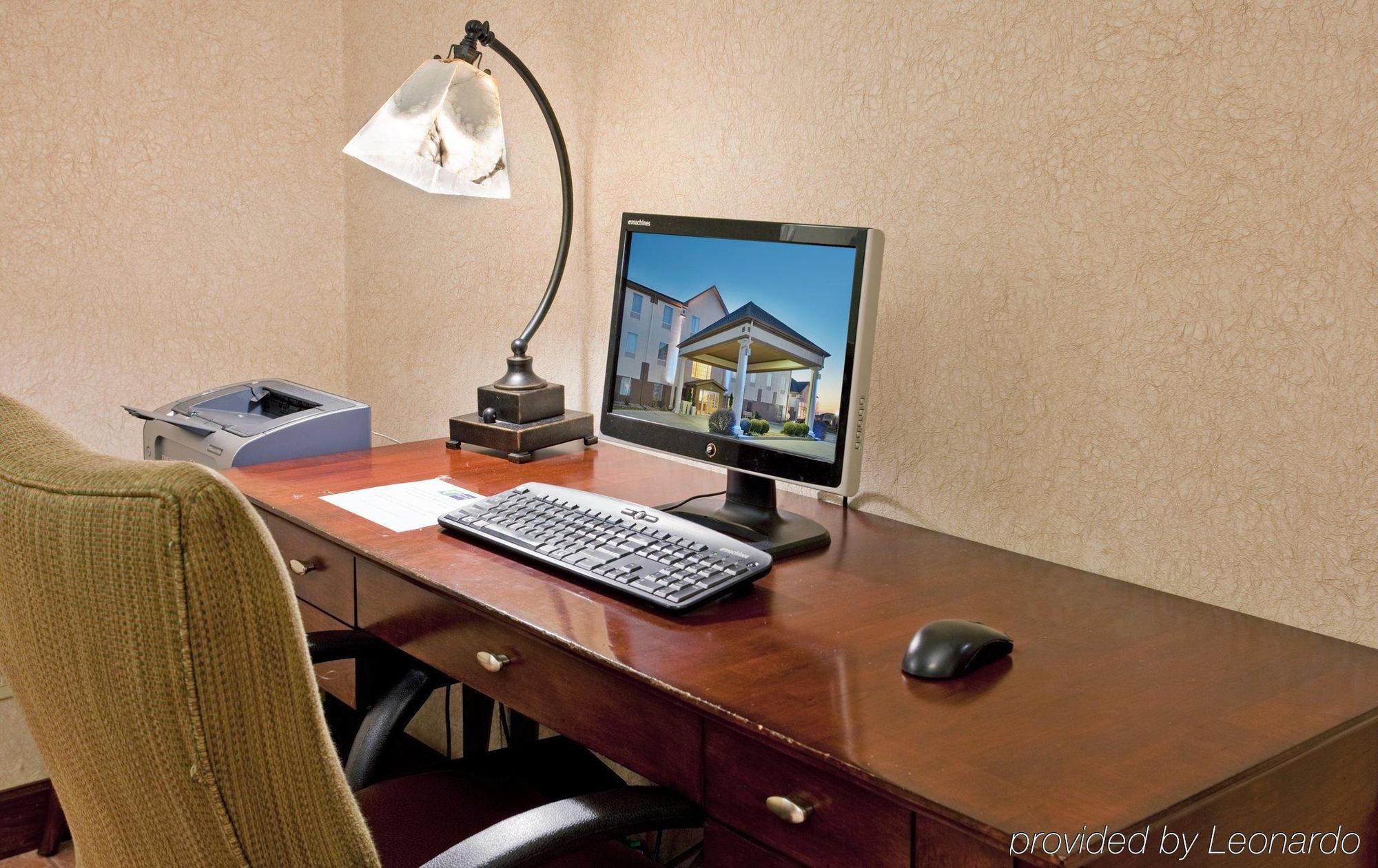 Seasons Inn & Suites Highland Facilities photo